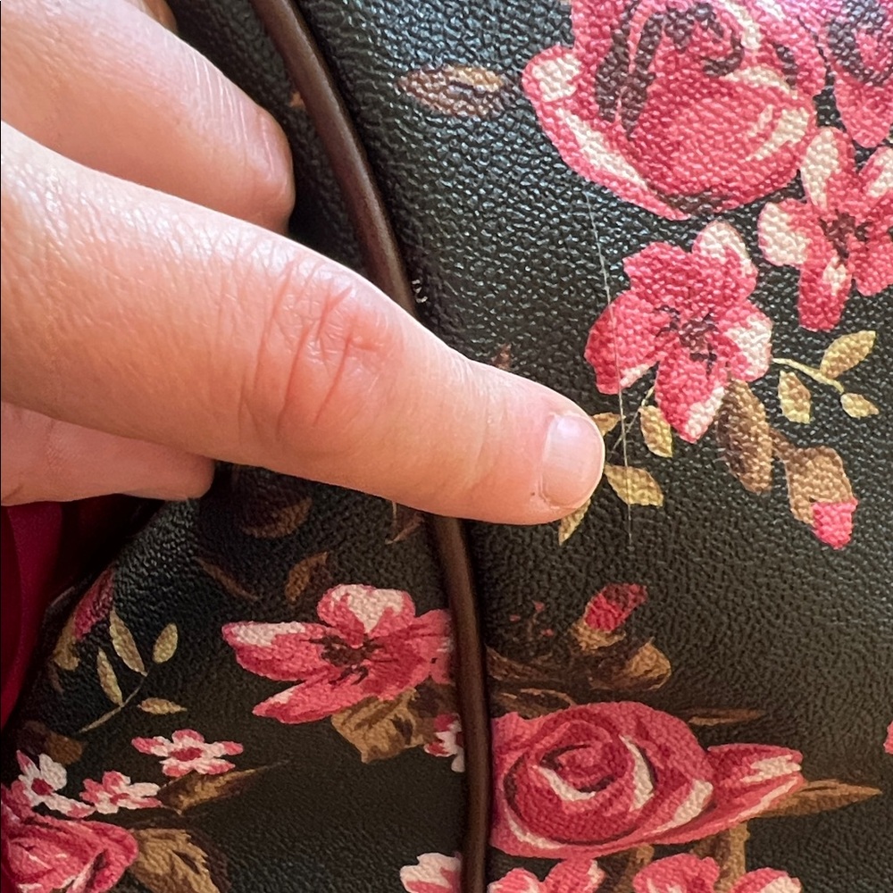 Dooney & Bourke - Black Cabbage Rose Duffle Travel Weekend Bag - Large - Picture 9 of 16